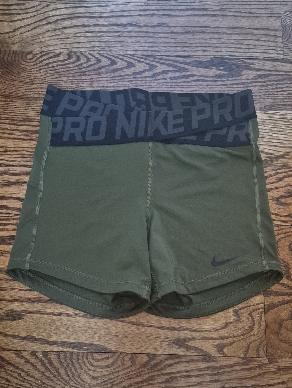 NWOT! Nike Pro Women's Intertwist Olive Green Training Shorts